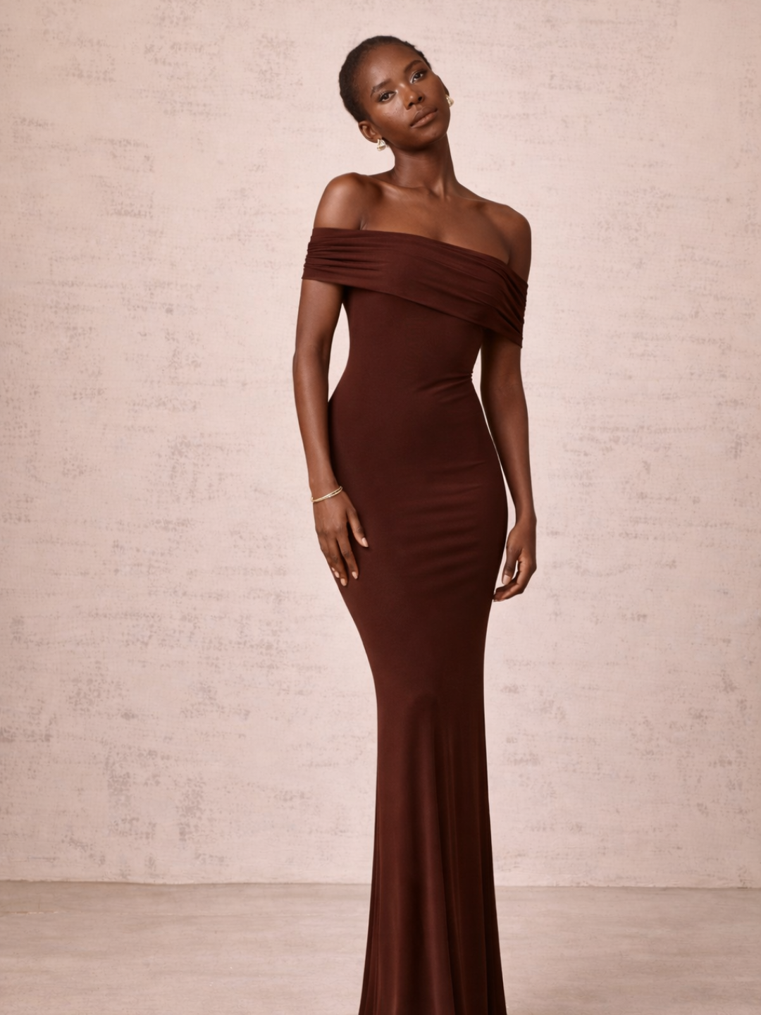 Off-shoulder backles dress