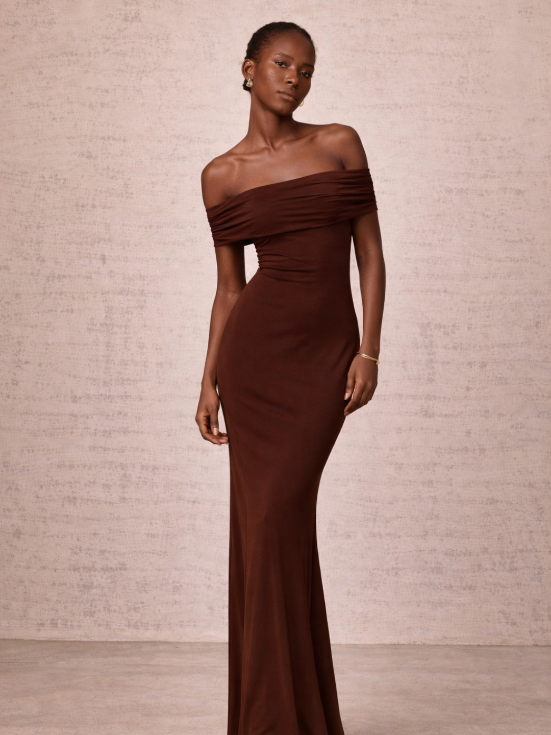 Off-shoulder backles dress